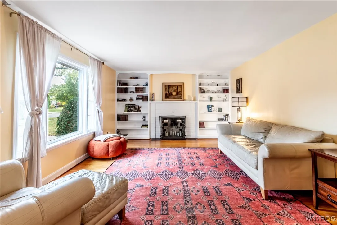 188 Northwood - Living Room