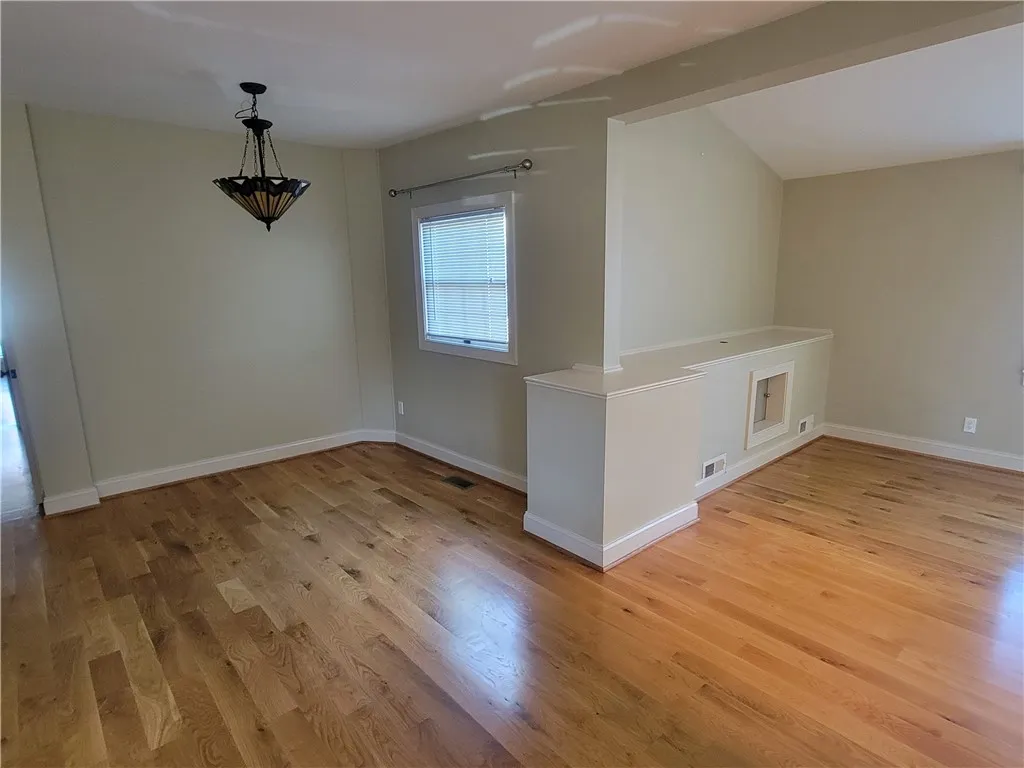 6 South Street, Pittsford, New York 14534, Pittsford, New York 14534, 2 Bedrooms Bedrooms, 5 Rooms Rooms,2 BathroomsBathrooms,Residential Lease,For Rent,6 South Street, Pittsford, New York 14534,0,R1647256