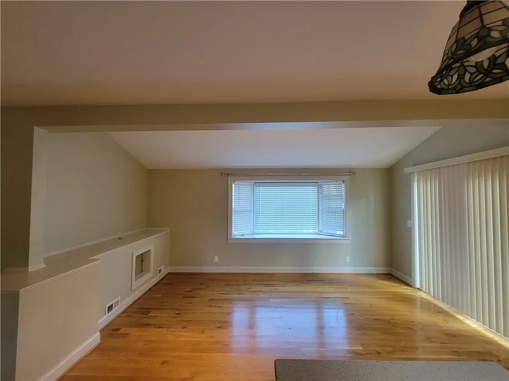 6 South Street, Pittsford, New York 14534, Pittsford, New York 14534, 2 Bedrooms Bedrooms, 5 Rooms Rooms,2 BathroomsBathrooms,Residential Lease,For Rent,6 South Street, Pittsford, New York 14534,0,R1647256