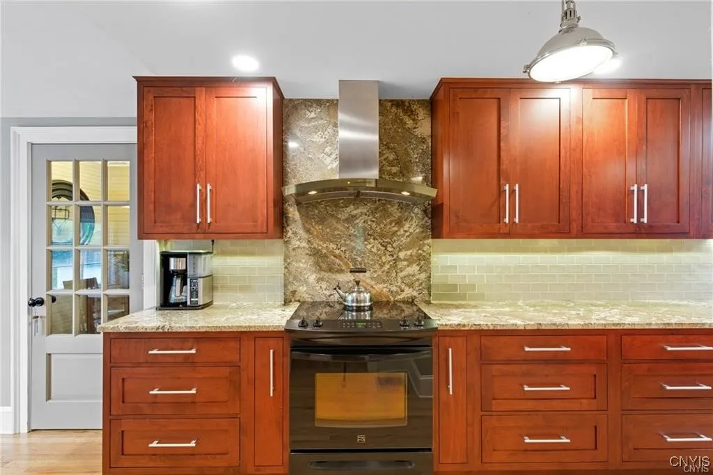 119 Elm Street, Manlius, New York 13066, Manlius, New York 13066, 4 Bedrooms Bedrooms, 13 Rooms Rooms,2 BathroomsBathrooms,Residential,For Sale,119 Elm Street, Manlius, New York 13066,0,S1647467