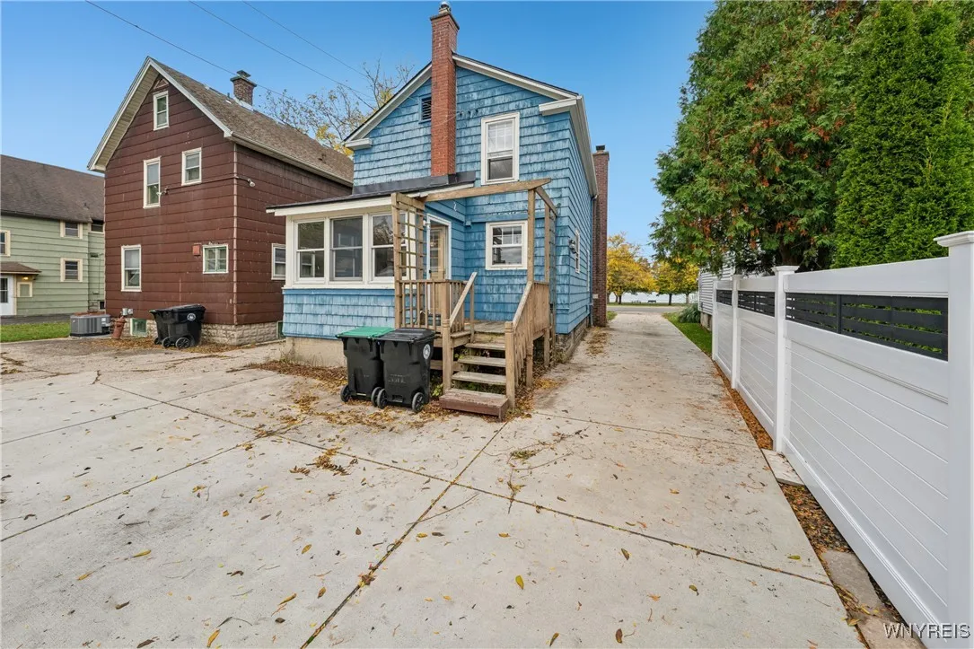 271 Niagara Street, Tonawanda, New York 14150, Tonawanda, New York 14150, 2 Bedrooms Bedrooms, 5 Rooms Rooms,1 BathroomBathrooms,Residential,For Sale,271 Niagara Street, Tonawanda, New York 14150,0,B1647453