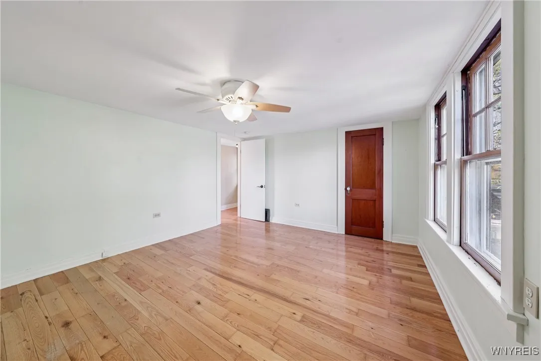 271 Niagara Street, Tonawanda, New York 14150, Tonawanda, New York 14150, 2 Bedrooms Bedrooms, 5 Rooms Rooms,1 BathroomBathrooms,Residential,For Sale,271 Niagara Street, Tonawanda, New York 14150,0,B1647453