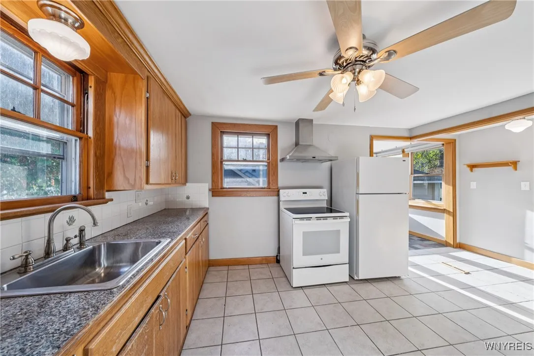 271 Niagara Street, Tonawanda, New York 14150, Tonawanda, New York 14150, 2 Bedrooms Bedrooms, 5 Rooms Rooms,1 BathroomBathrooms,Residential,For Sale,271 Niagara Street, Tonawanda, New York 14150,0,B1647453