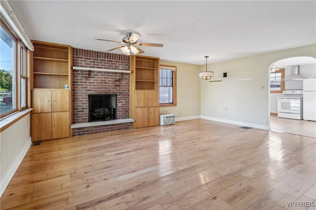 271 Niagara Street, Tonawanda, New York 14150, Tonawanda, New York 14150, 2 Bedrooms Bedrooms, 5 Rooms Rooms,1 BathroomBathrooms,Residential,For Sale,271 Niagara Street, Tonawanda, New York 14150,0,B1647453