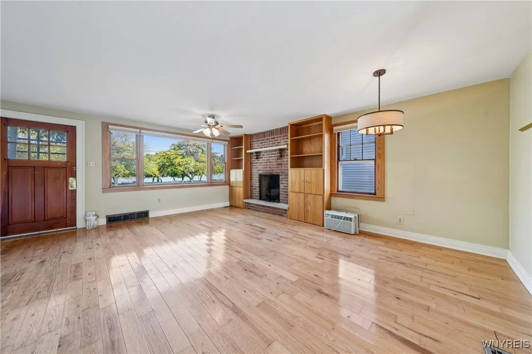 271 Niagara Street, Tonawanda, New York 14150, Tonawanda, New York 14150, 2 Bedrooms Bedrooms, 5 Rooms Rooms,1 BathroomBathrooms,Residential,For Sale,271 Niagara Street, Tonawanda, New York 14150,0,B1647453