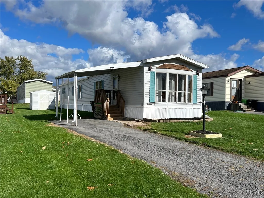 138 Anthony Ln, New Hartford, New York 13323, New Hartford, New York 13323, 2 Bedrooms Bedrooms, 6 Rooms Rooms,1 BathroomBathrooms,Residential,For Sale,138 Anthony Ln, New Hartford, New York 13323,0,S1647450