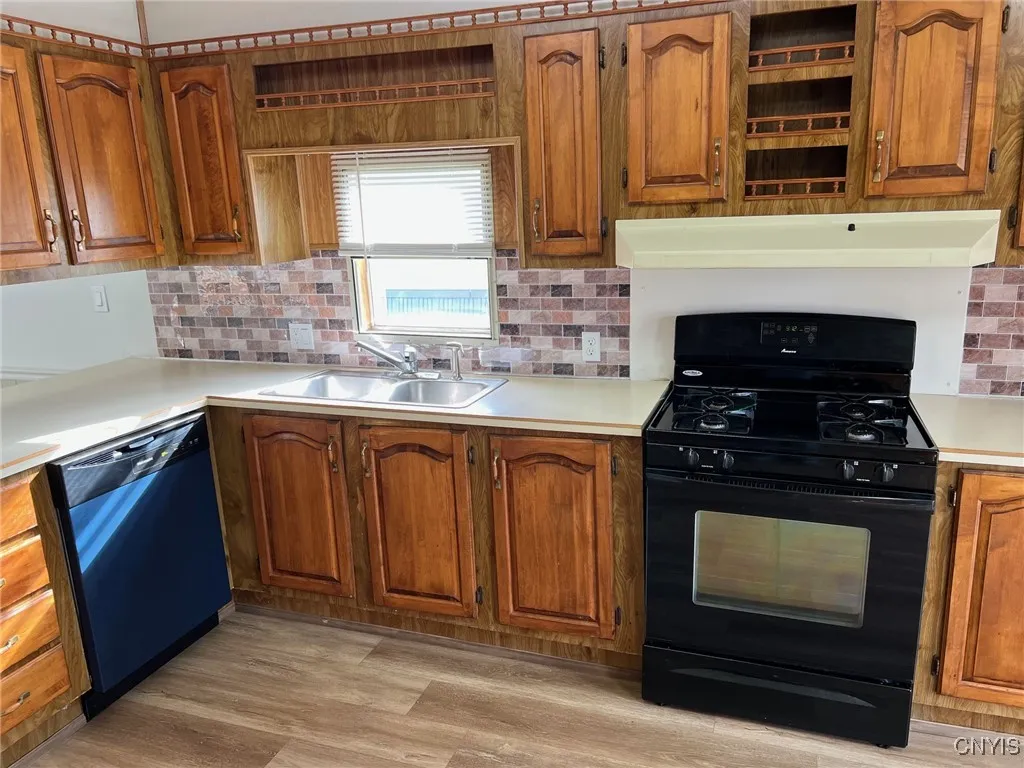 138 Anthony Ln, New Hartford, New York 13323, New Hartford, New York 13323, 2 Bedrooms Bedrooms, 6 Rooms Rooms,1 BathroomBathrooms,Residential,For Sale,138 Anthony Ln, New Hartford, New York 13323,0,S1647450