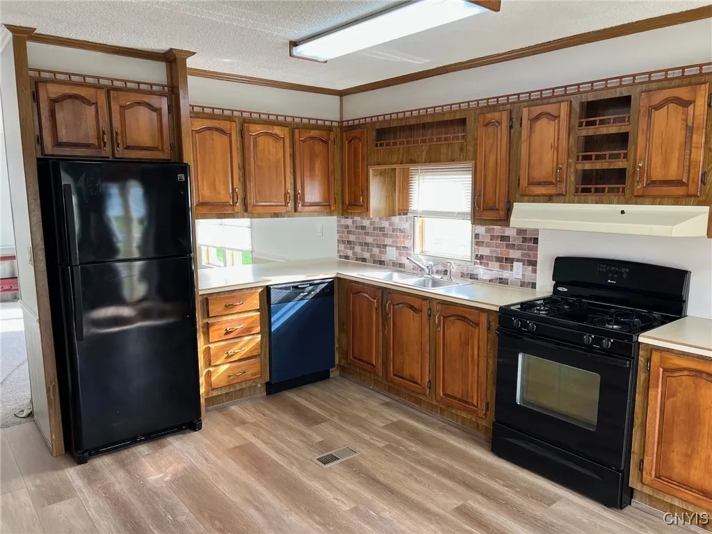 138 Anthony Ln, New Hartford, New York 13323, New Hartford, New York 13323, 2 Bedrooms Bedrooms, 6 Rooms Rooms,1 BathroomBathrooms,Residential,For Sale,138 Anthony Ln, New Hartford, New York 13323,0,S1647450