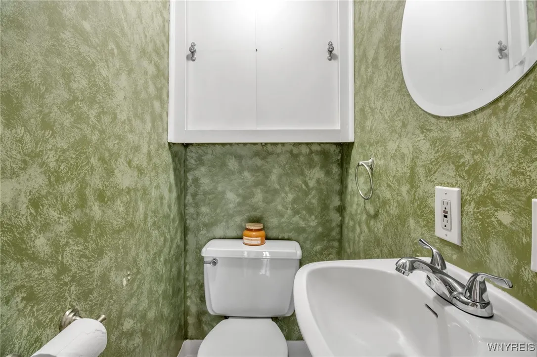 480 Moore Avenue, Tonawanda, New York 14223, Tonawanda, New York 14223, 3 Bedrooms Bedrooms, 6 Rooms Rooms,1 BathroomBathrooms,Residential,For Sale,480 Moore Avenue, Tonawanda, New York 14223,0,B1647469