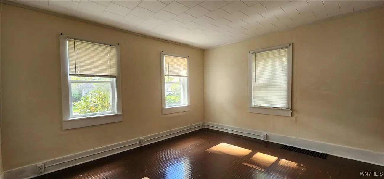 258 Grand Street, Lockport City, New York 14094, Lockport City, New York 14094, 2 Bedrooms Bedrooms, 5 Rooms Rooms,1 BathroomBathrooms,Residential,For Sale,258 Grand Street, Lockport City, New York 14094,0,B1645100