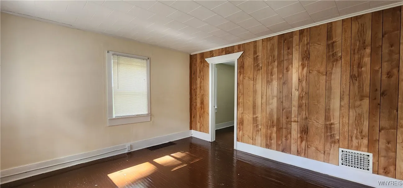 258 Grand Street, Lockport City, New York 14094, Lockport City, New York 14094, 2 Bedrooms Bedrooms, 5 Rooms Rooms,1 BathroomBathrooms,Residential,For Sale,258 Grand Street, Lockport City, New York 14094,0,B1645100