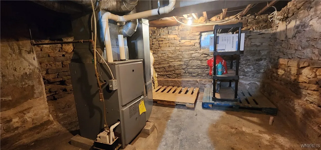 258 Grand Street, Lockport City, New York 14094, Lockport City, New York 14094, 2 Bedrooms Bedrooms, 5 Rooms Rooms,1 BathroomBathrooms,Residential,For Sale,258 Grand Street, Lockport City, New York 14094,0,B1645100