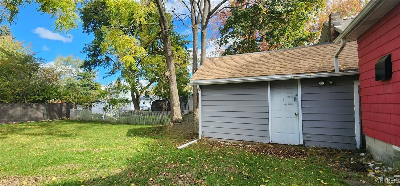 This photo has been virtually edited.