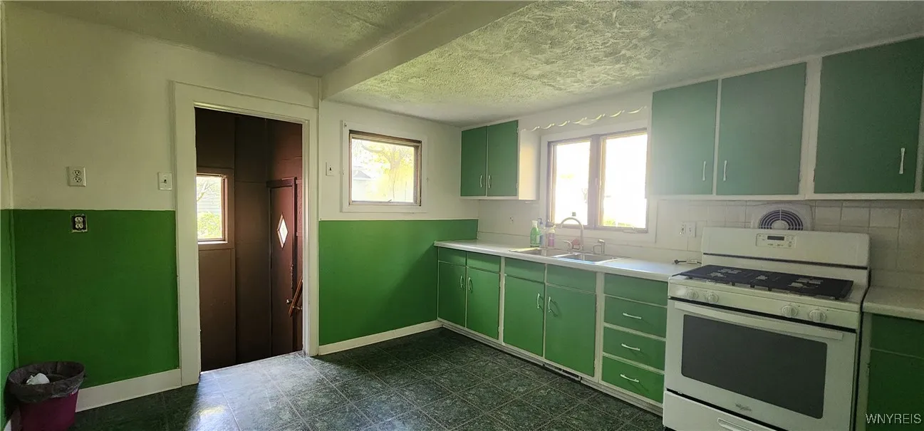 258 Grand Street, Lockport City, New York 14094, Lockport City, New York 14094, 2 Bedrooms Bedrooms, 5 Rooms Rooms,1 BathroomBathrooms,Residential,For Sale,258 Grand Street, Lockport City, New York 14094,0,B1645100