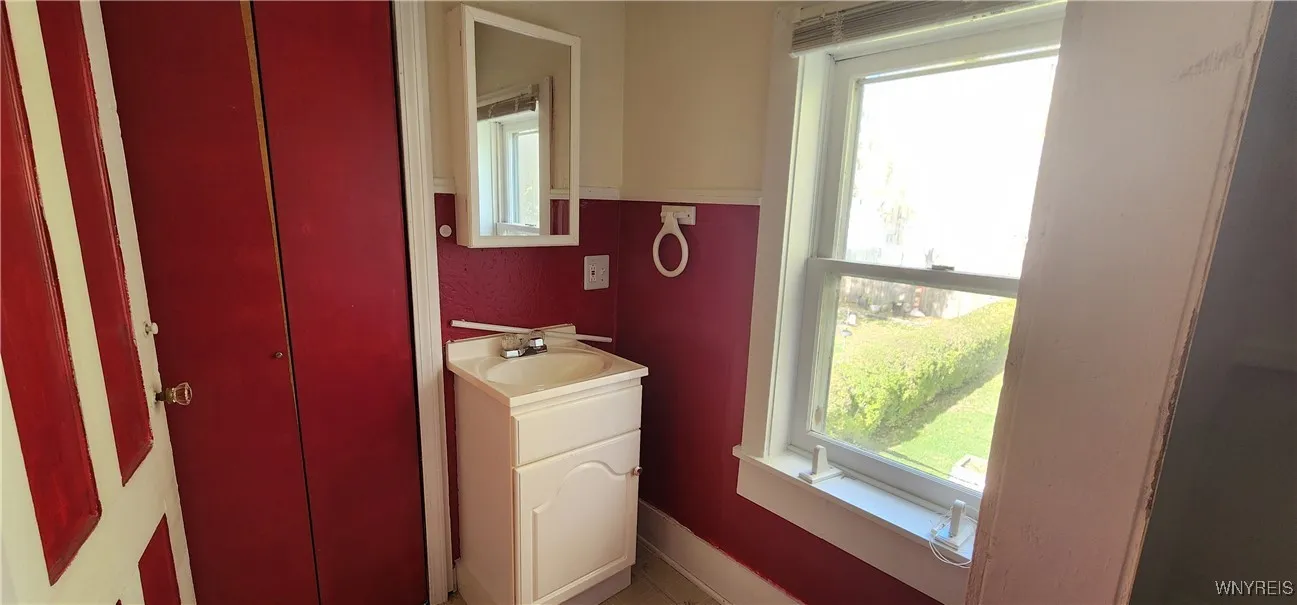 258 Grand Street, Lockport City, New York 14094, Lockport City, New York 14094, 2 Bedrooms Bedrooms, 5 Rooms Rooms,1 BathroomBathrooms,Residential,For Sale,258 Grand Street, Lockport City, New York 14094,0,B1645100