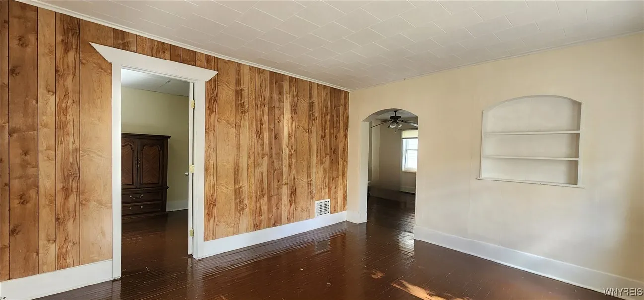 This photo has been virtually edited.