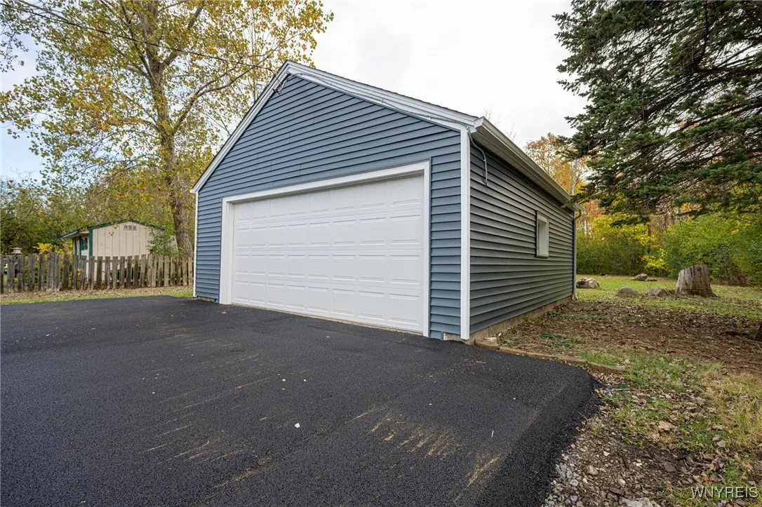 5683 Dover Road, Hamburg, New York 14085, Hamburg, New York 14085, 5 Bedrooms Bedrooms, 8 Rooms Rooms,2 BathroomsBathrooms,Residential,For Sale,5683 Dover Road, Hamburg, New York 14085,0,B1645703