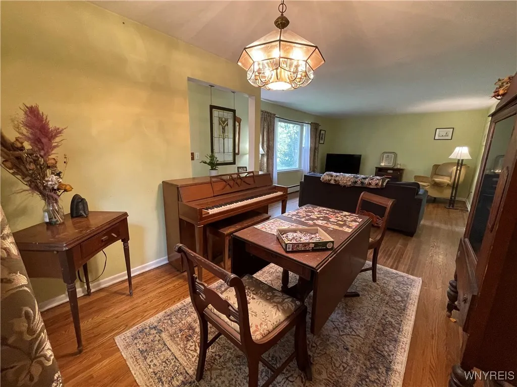 4180 Day Road, Lockport Town, New York 14094, Lockport Town, New York 14094, 2 Bedrooms Bedrooms, 5 Rooms Rooms,1 BathroomBathrooms,Residential,For Sale,4180 Day Road, Lockport Town, New York 14094,0,B1647416