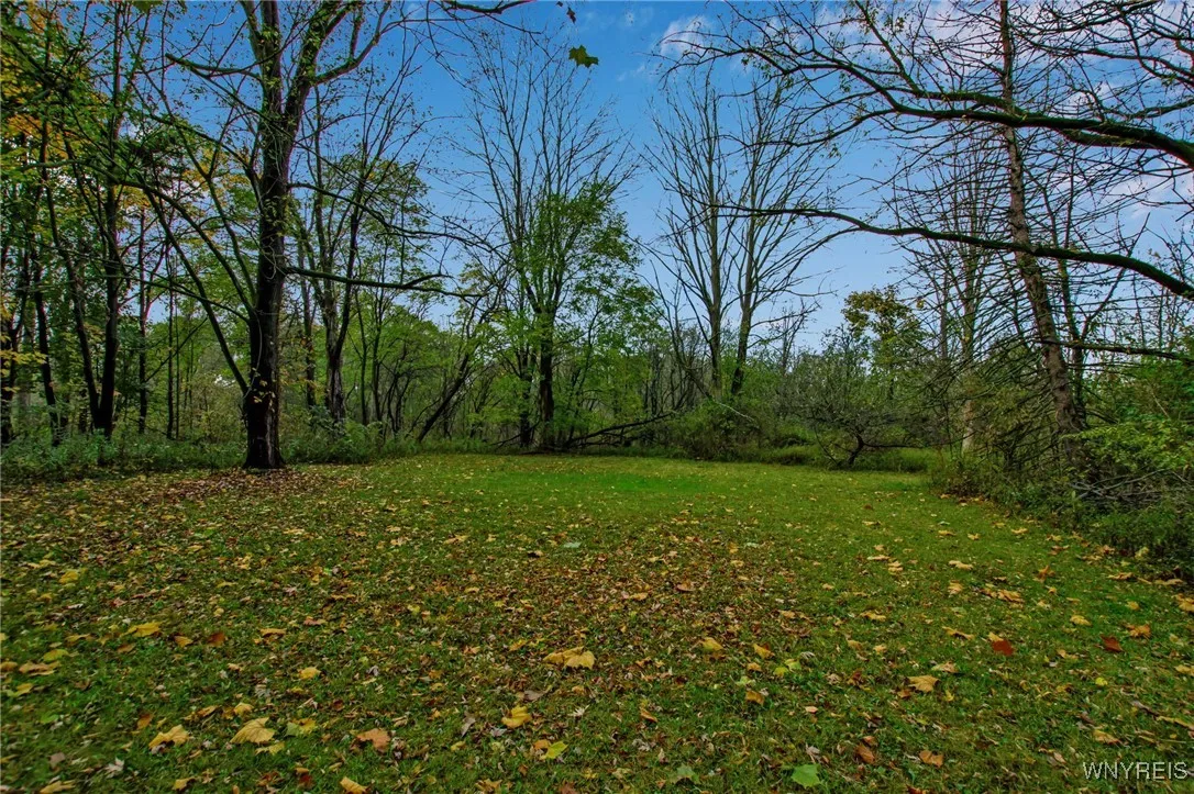 4180 Day Road, Lockport Town, New York 14094, Lockport Town, New York 14094, 2 Bedrooms Bedrooms, 5 Rooms Rooms,1 BathroomBathrooms,Residential,For Sale,4180 Day Road, Lockport Town, New York 14094,0,B1647416