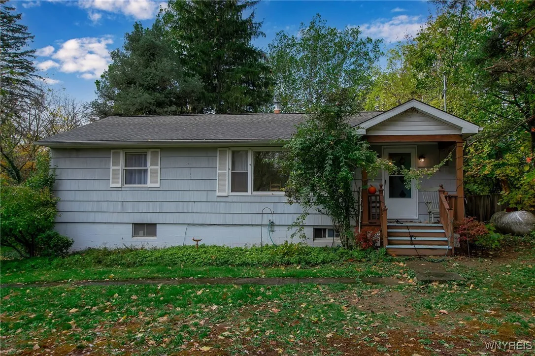 4180 Day Road, Lockport Town, New York 14094, Lockport Town, New York 14094, 2 Bedrooms Bedrooms, 5 Rooms Rooms,1 BathroomBathrooms,Residential,For Sale,4180 Day Road, Lockport Town, New York 14094,0,B1647416
