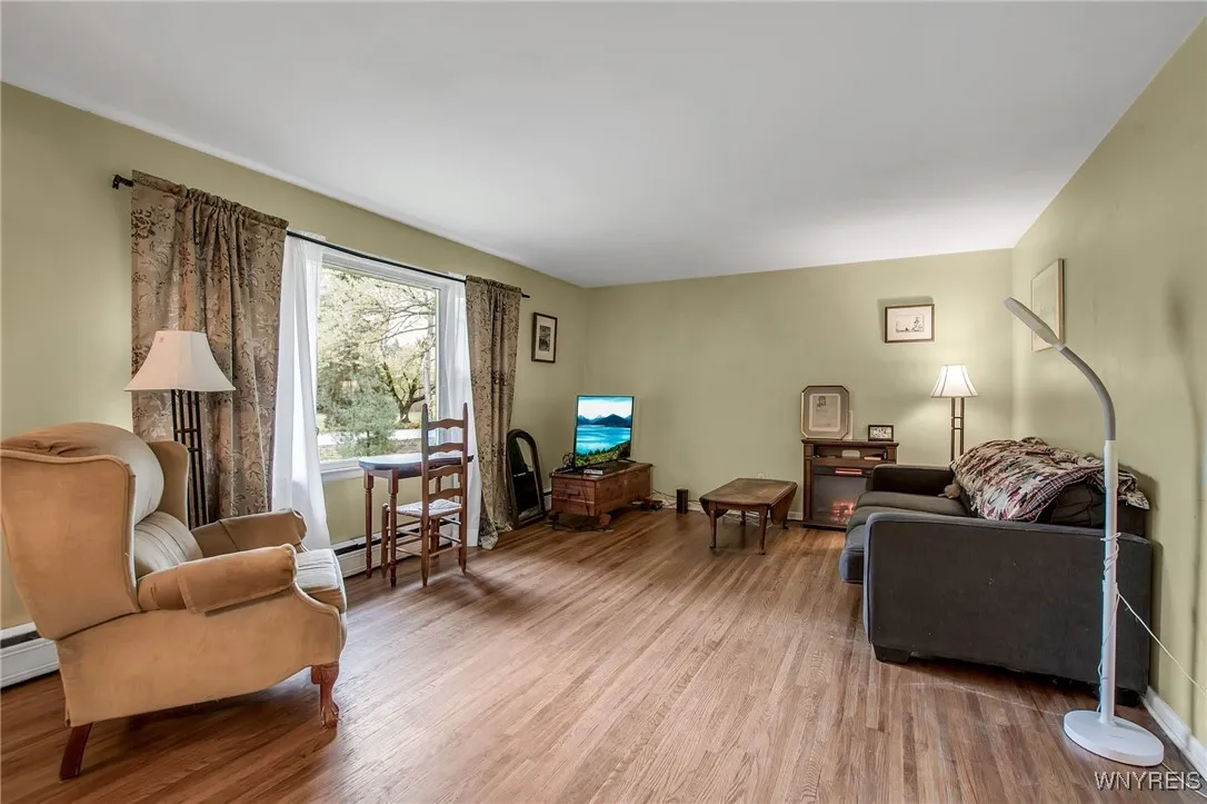 4180 Day Road, Lockport Town, New York 14094, Lockport Town, New York 14094, 2 Bedrooms Bedrooms, 5 Rooms Rooms,1 BathroomBathrooms,Residential,For Sale,4180 Day Road, Lockport Town, New York 14094,0,B1647416