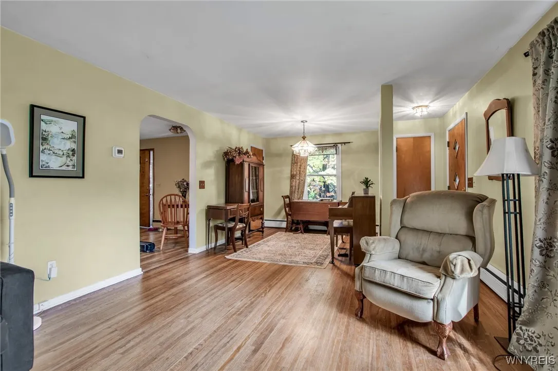 4180 Day Road, Lockport Town, New York 14094, Lockport Town, New York 14094, 2 Bedrooms Bedrooms, 5 Rooms Rooms,1 BathroomBathrooms,Residential,For Sale,4180 Day Road, Lockport Town, New York 14094,0,B1647416