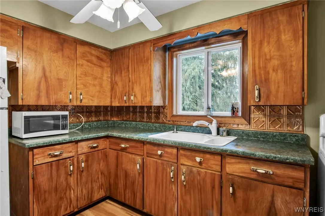 4180 Day Road, Lockport Town, New York 14094, Lockport Town, New York 14094, 2 Bedrooms Bedrooms, 5 Rooms Rooms,1 BathroomBathrooms,Residential,For Sale,4180 Day Road, Lockport Town, New York 14094,0,B1647416