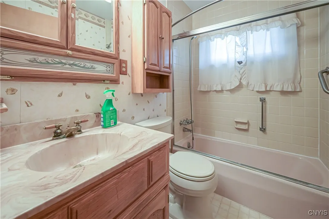 130 Hayes Circle, Trenton, New York 13304, Trenton, New York 13304, 3 Bedrooms Bedrooms, 9 Rooms Rooms,1 BathroomBathrooms,Residential,For Sale,130 Hayes Circle, Trenton, New York 13304,0,S1647485