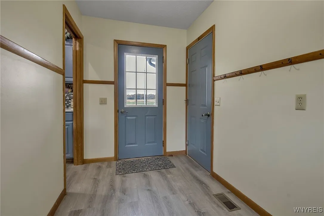 3911 Eagle Harbor Road, Albion, New York 14411, Albion, New York 14411, 3 Bedrooms Bedrooms, 7 Rooms Rooms,2 BathroomsBathrooms,Residential,For Sale,3911 Eagle Harbor Road, Albion, New York 14411,0,B1647524