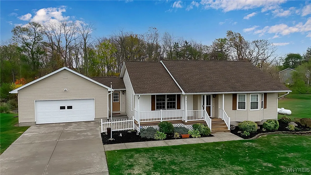 3911 Eagle Harbor Road, Albion, New York 14411, Albion, New York 14411, 3 Bedrooms Bedrooms, 7 Rooms Rooms,2 BathroomsBathrooms,Residential,For Sale,3911 Eagle Harbor Road, Albion, New York 14411,0,B1647524