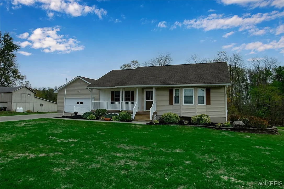 3911 Eagle Harbor Road, Albion, New York 14411, Albion, New York 14411, 3 Bedrooms Bedrooms, 7 Rooms Rooms,2 BathroomsBathrooms,Residential,For Sale,3911 Eagle Harbor Road, Albion, New York 14411,0,B1647524