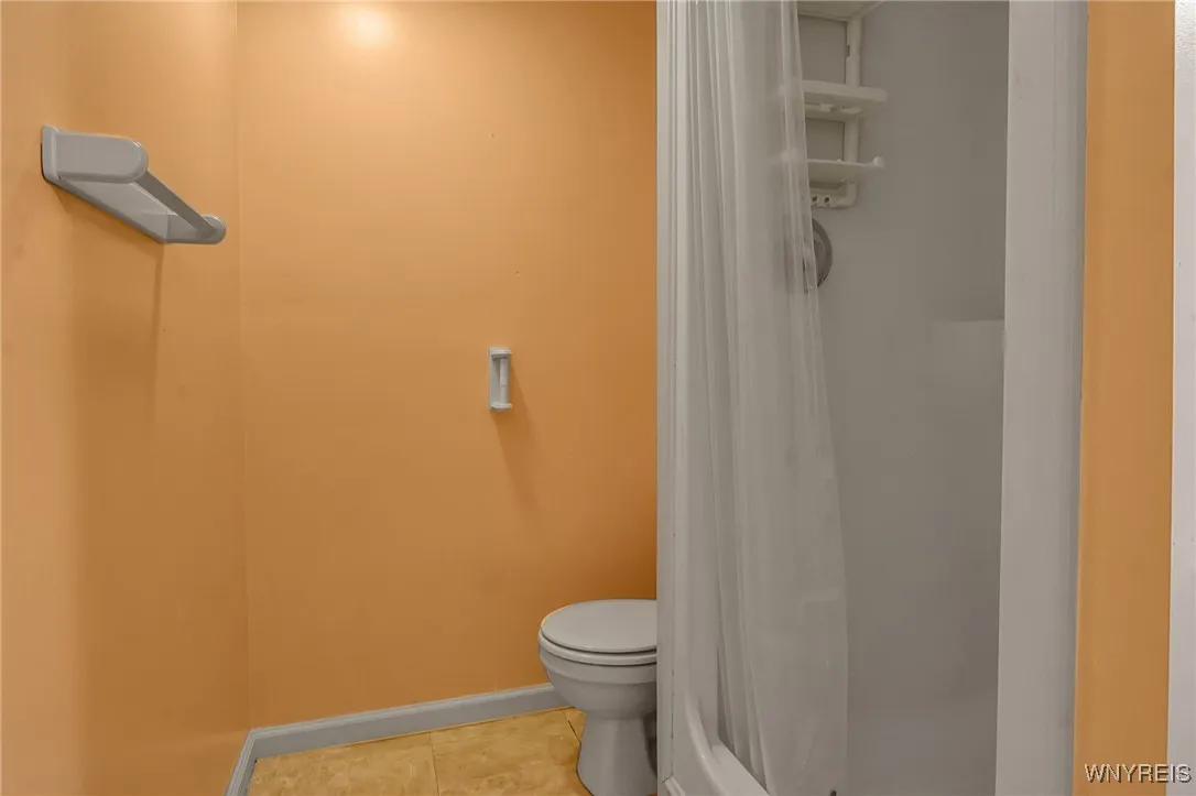 3911 Eagle Harbor Road, Albion, New York 14411, Albion, New York 14411, 3 Bedrooms Bedrooms, 7 Rooms Rooms,2 BathroomsBathrooms,Residential,For Sale,3911 Eagle Harbor Road, Albion, New York 14411,0,B1647524