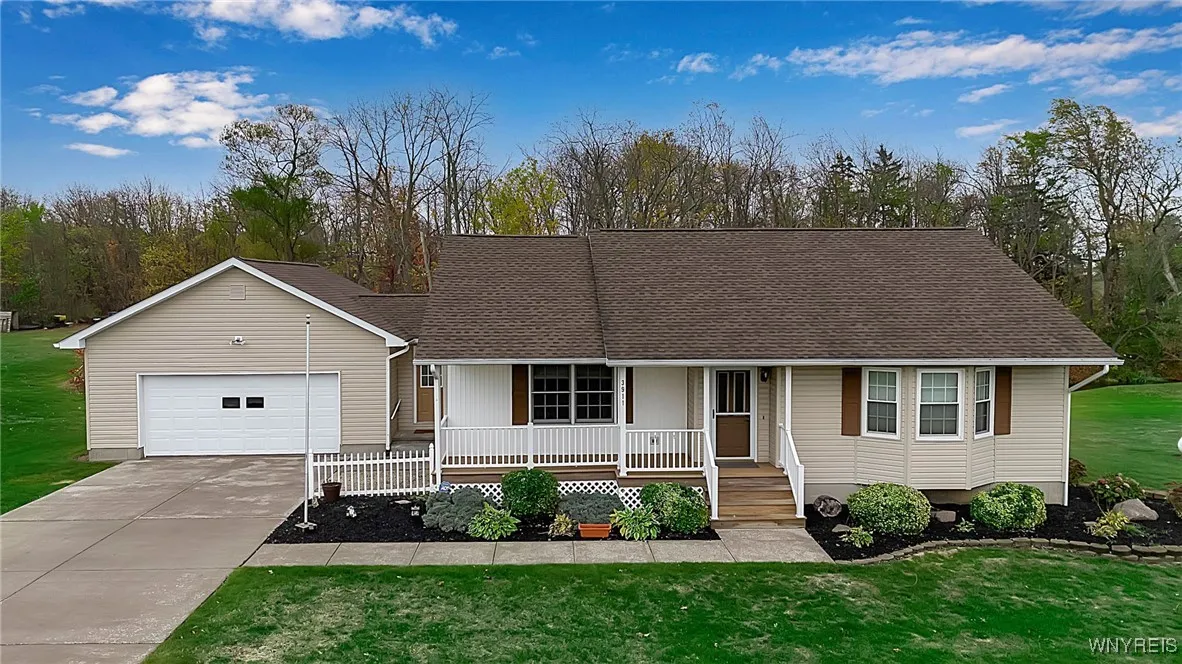 3911 Eagle Harbor Road, Albion, New York 14411, Albion, New York 14411, 3 Bedrooms Bedrooms, 7 Rooms Rooms,2 BathroomsBathrooms,Residential,For Sale,3911 Eagle Harbor Road, Albion, New York 14411,0,B1647524