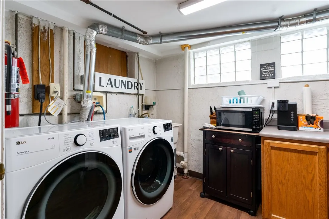 2729 Dewey Avenue, Greece, New York 14616, Greece, New York 14616, 5 Bedrooms Bedrooms, ,3 BathroomsBathrooms,Residential,For Sale,2729 Dewey Avenue, Greece, New York 14616,0,R1647518