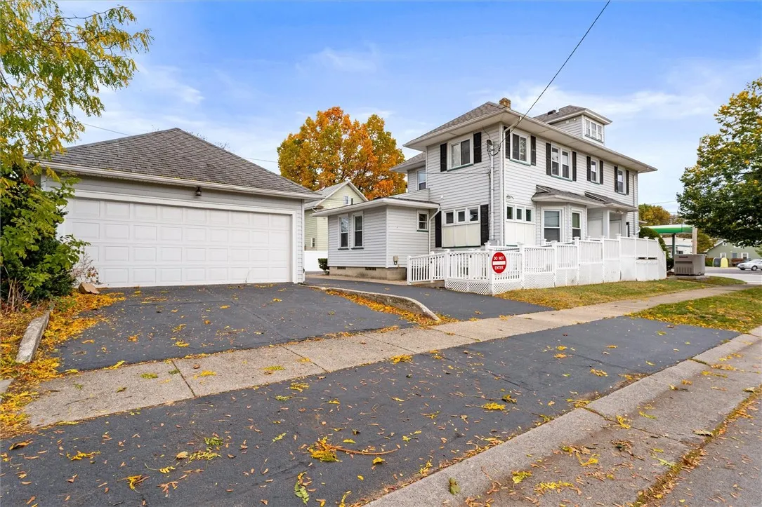 2729 Dewey Avenue, Greece, New York 14616, Greece, New York 14616, 5 Bedrooms Bedrooms, ,3 BathroomsBathrooms,Residential,For Sale,2729 Dewey Avenue, Greece, New York 14616,0,R1647518