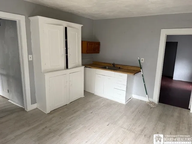 400 Allen Street, Jamestown, New York 14701, Jamestown, New York 14701, 6 Bedrooms Bedrooms, ,3 BathroomsBathrooms,Residential,For Sale,400 Allen Street, Jamestown, New York 14701,0,R1647564