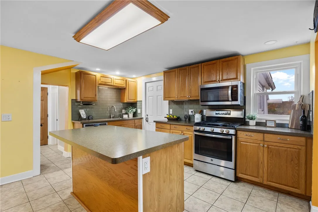 5750 East Henrietta Road, Rush, New York 14543, Rush, New York 14543, 3 Bedrooms Bedrooms, 10 Rooms Rooms,2 BathroomsBathrooms,Residential,For Sale,5750 East Henrietta Road, Rush, New York 14543,0,R1647325