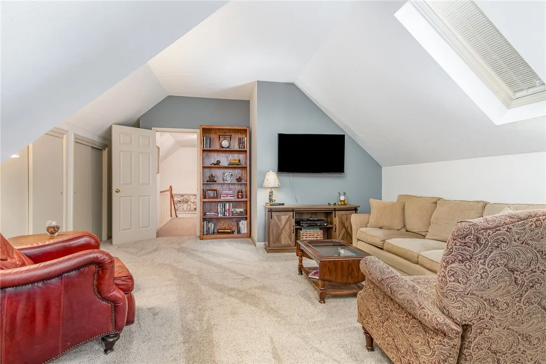 5 Park View Drive, Perinton, New York 14534, Perinton, New York 14534, 4 Bedrooms Bedrooms, 9 Rooms Rooms,2 BathroomsBathrooms,Residential,For Sale,5 Park View Drive, Perinton, New York 14534,0,R1647151