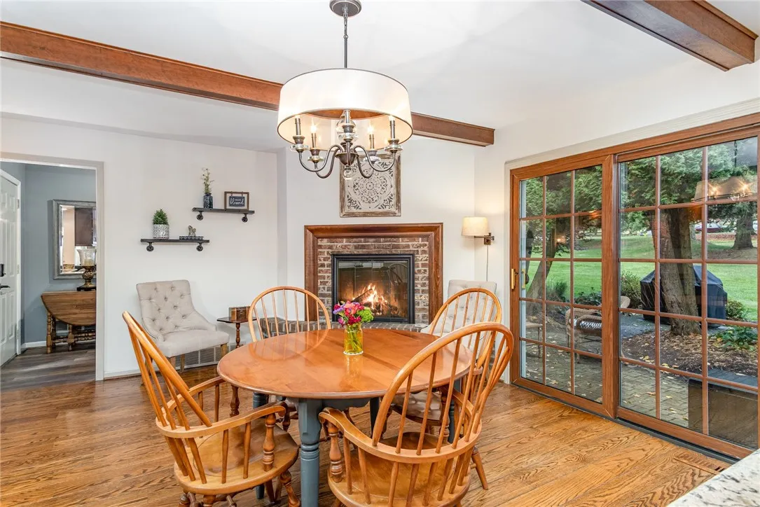 5 Park View Drive, Perinton, New York 14534, Perinton, New York 14534, 4 Bedrooms Bedrooms, 9 Rooms Rooms,2 BathroomsBathrooms,Residential,For Sale,5 Park View Drive, Perinton, New York 14534,0,R1647151