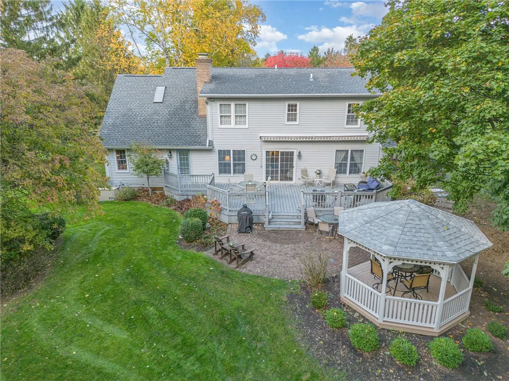 5 Park View Drive, Perinton, New York 14534, Perinton, New York 14534, 4 Bedrooms Bedrooms, 9 Rooms Rooms,2 BathroomsBathrooms,Residential,For Sale,5 Park View Drive, Perinton, New York 14534,0,R1647151