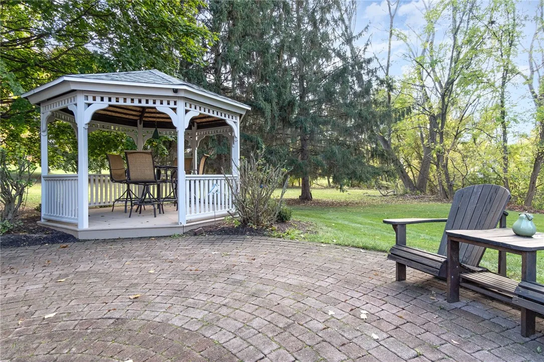 5 Park View Drive, Perinton, New York 14534, Perinton, New York 14534, 4 Bedrooms Bedrooms, 9 Rooms Rooms,2 BathroomsBathrooms,Residential,For Sale,5 Park View Drive, Perinton, New York 14534,0,R1647151