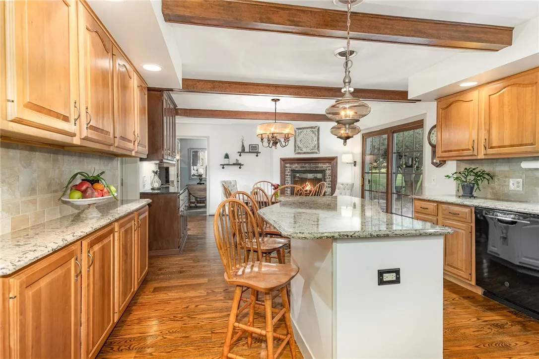 5 Park View Drive, Perinton, New York 14534, Perinton, New York 14534, 4 Bedrooms Bedrooms, 9 Rooms Rooms,2 BathroomsBathrooms,Residential,For Sale,5 Park View Drive, Perinton, New York 14534,0,R1647151