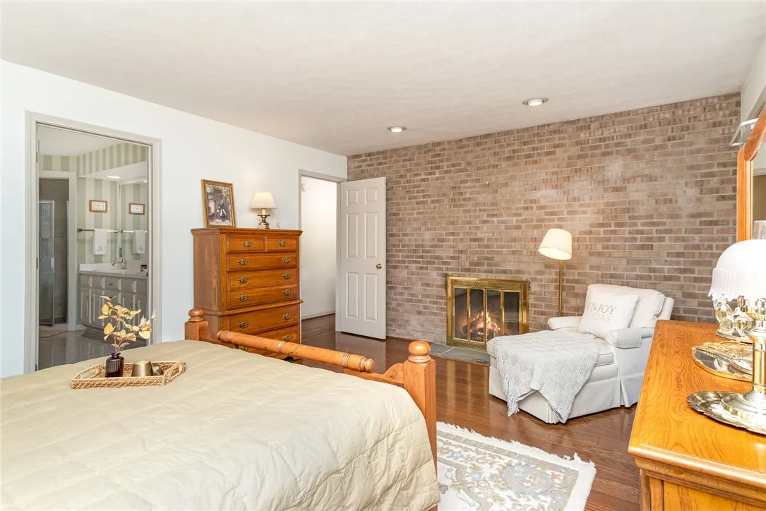 5 Park View Drive, Perinton, New York 14534, Perinton, New York 14534, 4 Bedrooms Bedrooms, 9 Rooms Rooms,2 BathroomsBathrooms,Residential,For Sale,5 Park View Drive, Perinton, New York 14534,0,R1647151