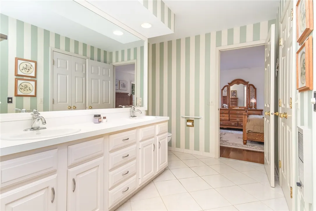 5 Park View Drive, Perinton, New York 14534, Perinton, New York 14534, 4 Bedrooms Bedrooms, 9 Rooms Rooms,2 BathroomsBathrooms,Residential,For Sale,5 Park View Drive, Perinton, New York 14534,0,R1647151