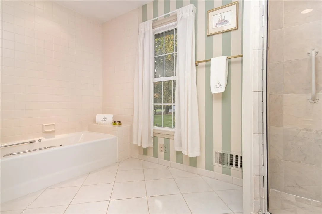 5 Park View Drive, Perinton, New York 14534, Perinton, New York 14534, 4 Bedrooms Bedrooms, 9 Rooms Rooms,2 BathroomsBathrooms,Residential,For Sale,5 Park View Drive, Perinton, New York 14534,0,R1647151