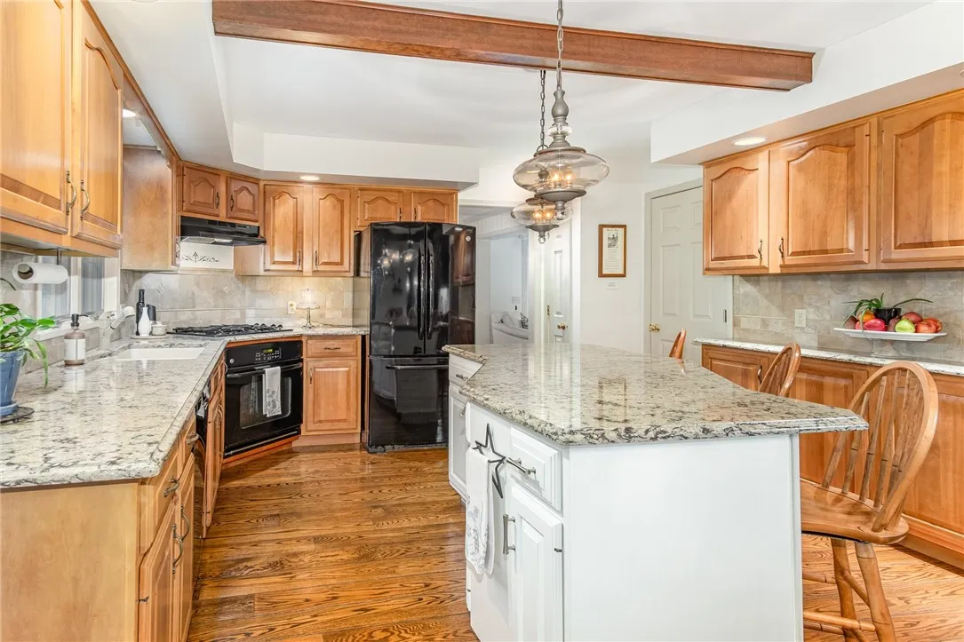 5 Park View Drive, Perinton, New York 14534, Perinton, New York 14534, 4 Bedrooms Bedrooms, 9 Rooms Rooms,2 BathroomsBathrooms,Residential,For Sale,5 Park View Drive, Perinton, New York 14534,0,R1647151