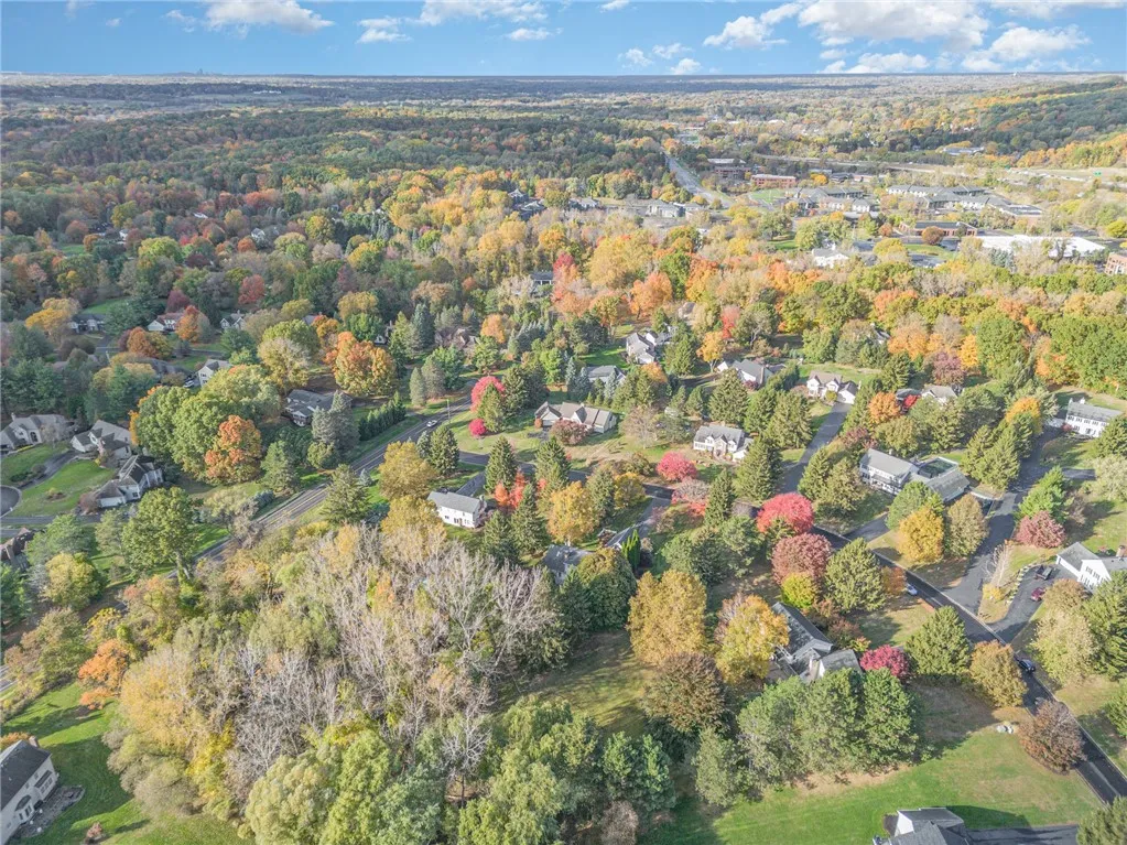 5 Park View Drive, Perinton, New York 14534, Perinton, New York 14534, 4 Bedrooms Bedrooms, 9 Rooms Rooms,2 BathroomsBathrooms,Residential,For Sale,5 Park View Drive, Perinton, New York 14534,0,R1647151