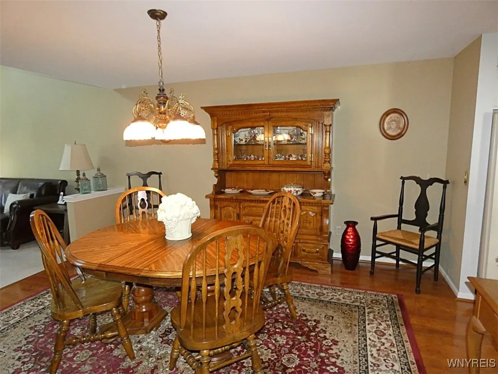 4283 Regents Park, Hamburg, New York 14075, Hamburg, New York 14075, 3 Bedrooms Bedrooms, 11 Rooms Rooms,2 BathroomsBathrooms,Residential,For Sale,4283 Regents Park, Hamburg, New York 14075,0,B1647551