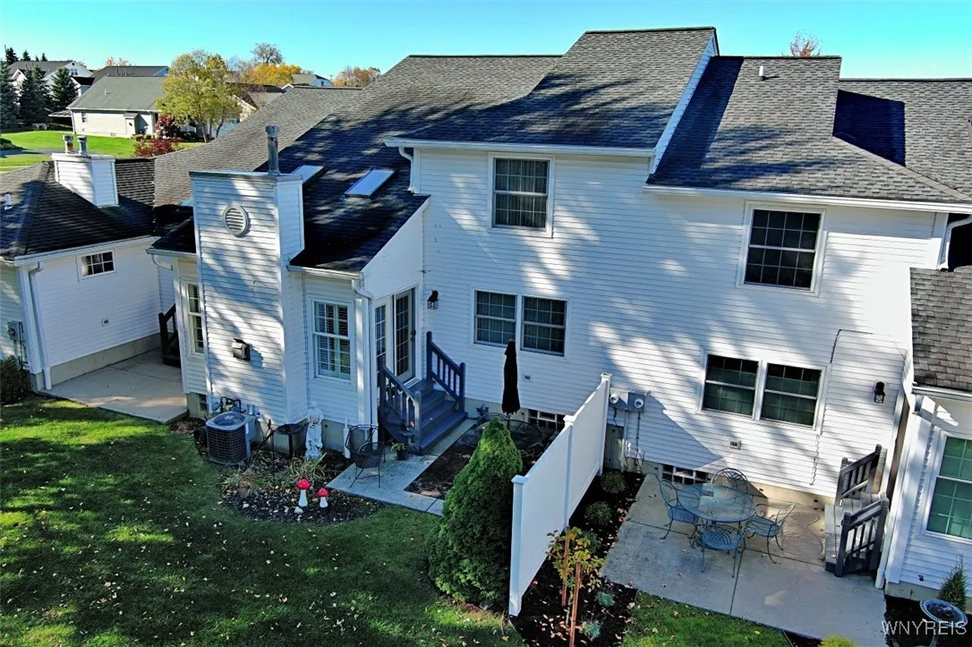 4283 Regents Park, Hamburg, New York 14075, Hamburg, New York 14075, 3 Bedrooms Bedrooms, 11 Rooms Rooms,2 BathroomsBathrooms,Residential,For Sale,4283 Regents Park, Hamburg, New York 14075,0,B1647551
