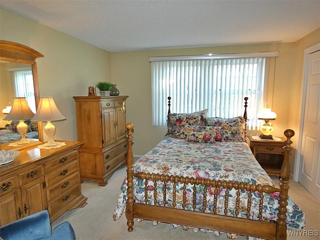 4283 Regents Park, Hamburg, New York 14075, Hamburg, New York 14075, 3 Bedrooms Bedrooms, 11 Rooms Rooms,2 BathroomsBathrooms,Residential,For Sale,4283 Regents Park, Hamburg, New York 14075,0,B1647551